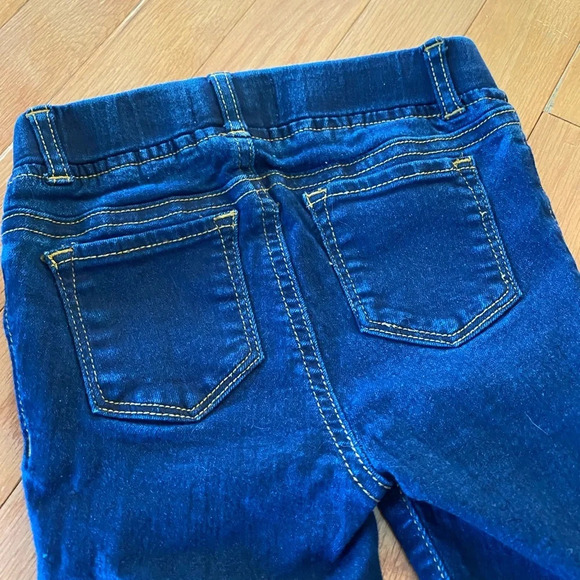 Girls Old Navy Stretchy Jeans - Picture 3 of 3